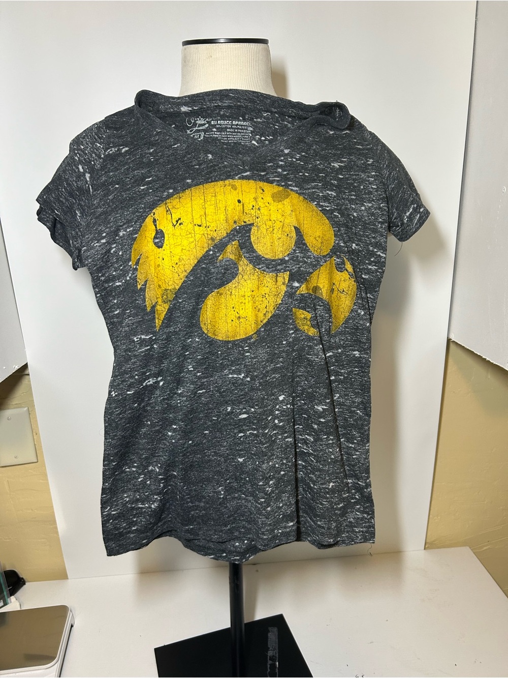 Womens Gray Heather Tee with Iowa Hawkeye Logo